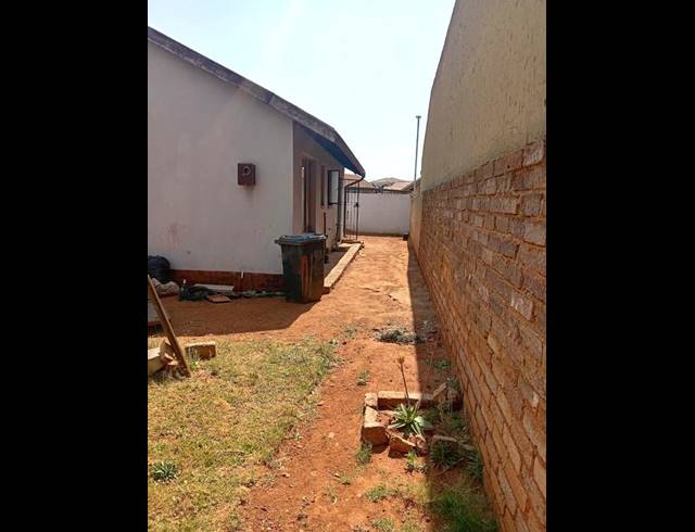 2 BEDROOM HOUSE FOR SALE IN PROTEA GLEN